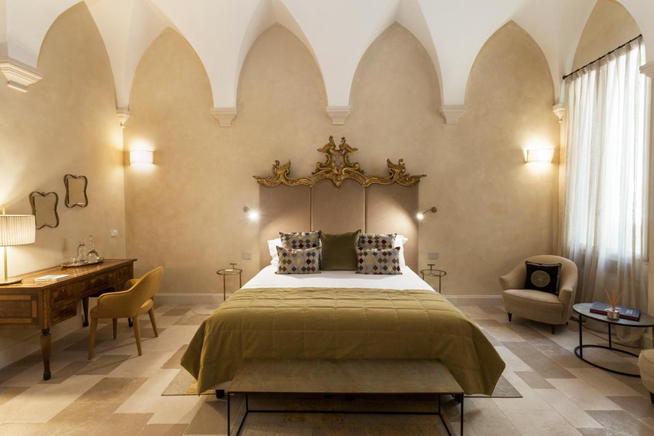 Palazzo Maresgallo Suites & Spa Лече Екстериор снимка
